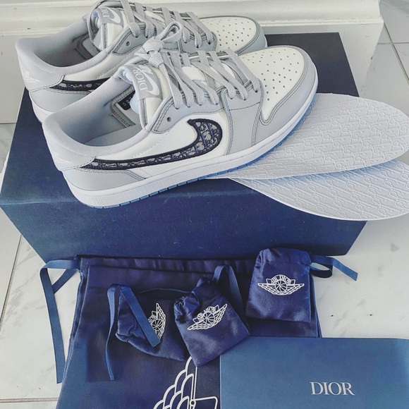 ✈️Sold!DIOR× Nike Jordan 1 Retro Low Dior sneaker - Picture 3 of 15